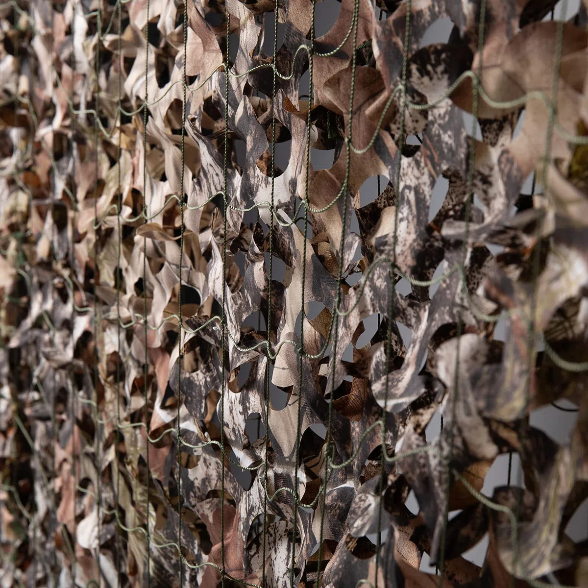 LOOGU Tarnnetz Camouflage Netz Sonnenschutz Verschiedene Größen und Farben Sichtschutz für Garten Freizeit Camping Party Bar Jagd Dekoration…