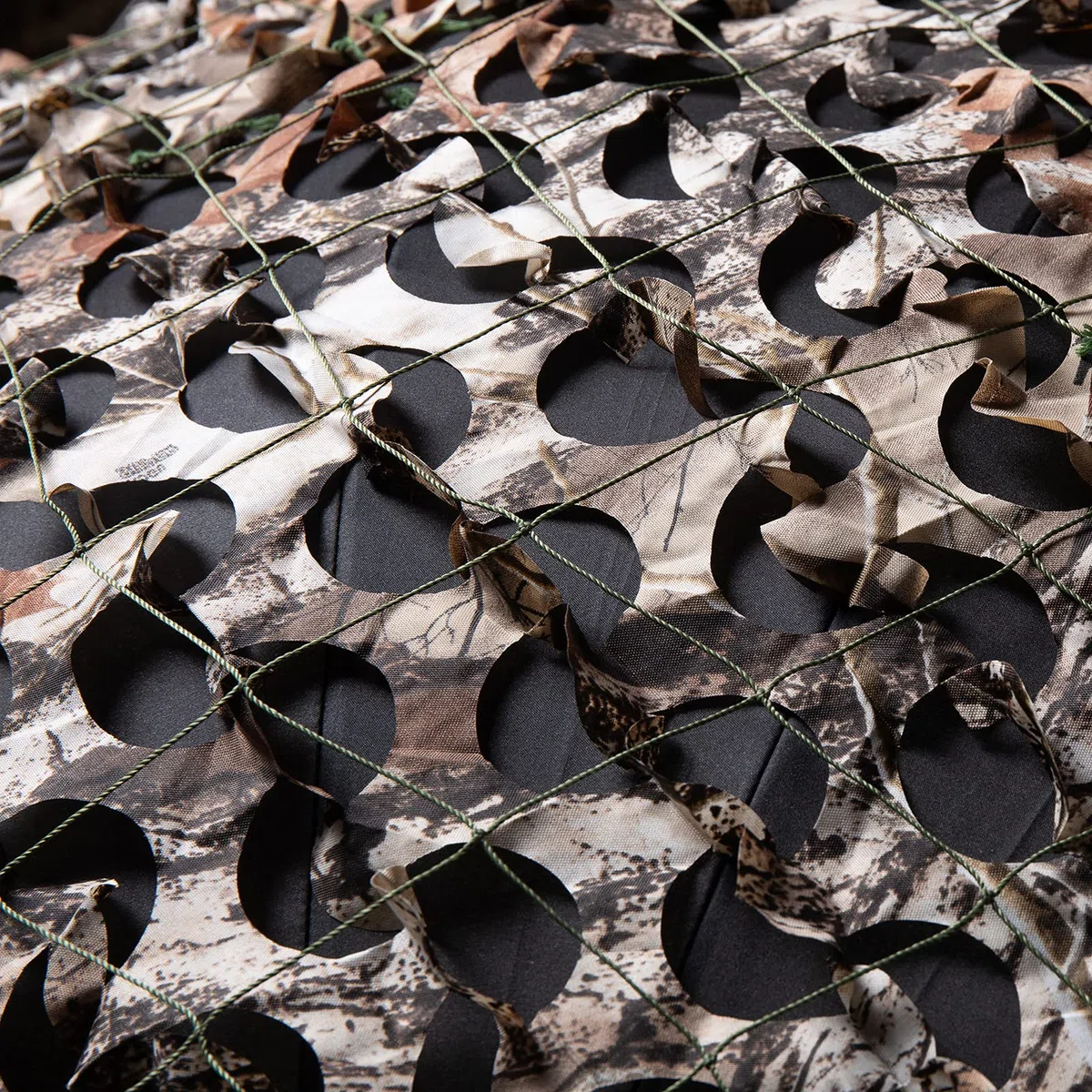 LOOGU Tarnnetz Camouflage Netz Sonnenschutz Verschiedene Größen und Farben Sichtschutz für Garten Freizeit Camping Party Bar Jagd Dekoration…